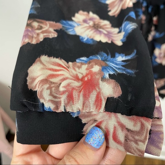 ASTR Floral Lace Trim Long Sleeve Romper Black XS - Picture 6 of 13